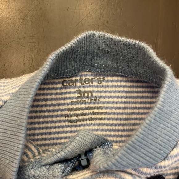 Lot of 2 Carter’s zip up onesies 3 months EUC - Picture 4 of 7